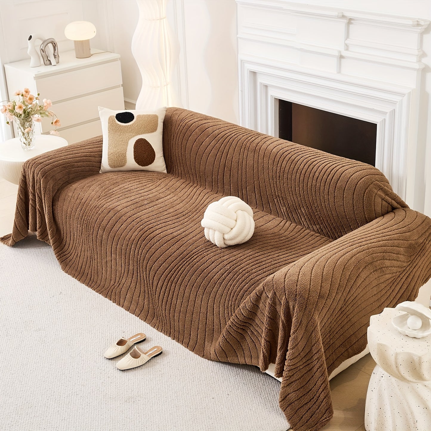 PLUSHLIVA – Double-Sided Plush Sofa Cover Blanket for All Seasons
