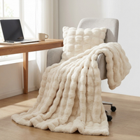 ITERPUB::cold-luxelie-8608403259562::03-detail