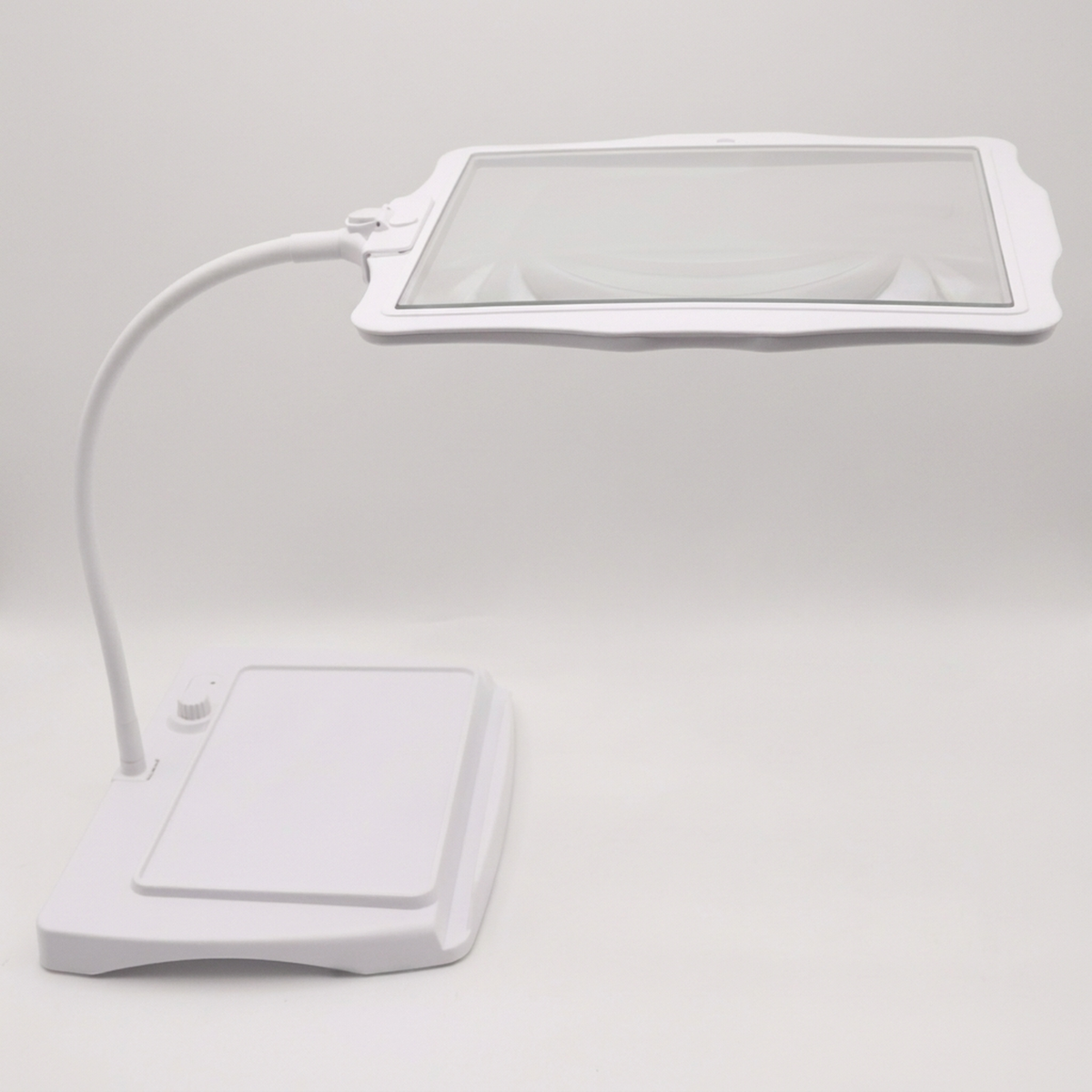 ITERPUB::cold-luxelie-8637074833578::04-variant-white
