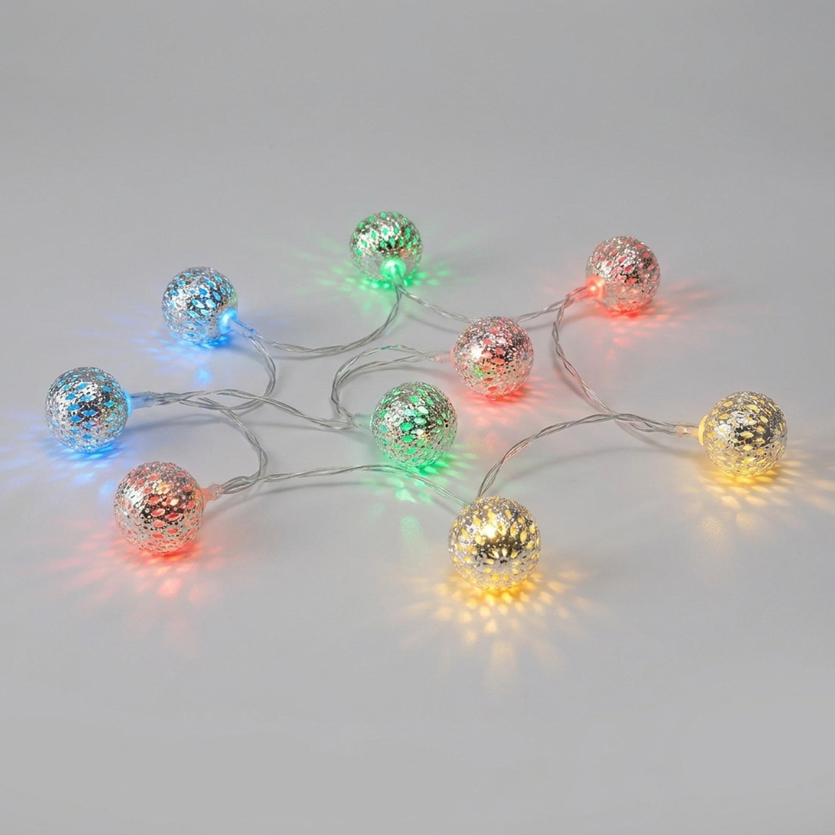 ITERPUB::cold-luxelie-8637602693290::05-variant-colored-silver-ball