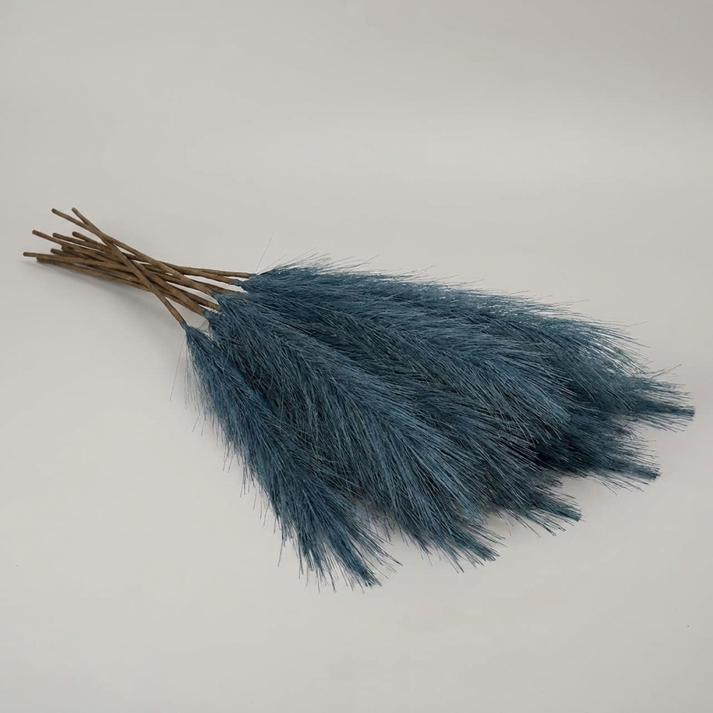 ITERPUB::cold-luxelie-8603420754090::05-variant-dark-blue