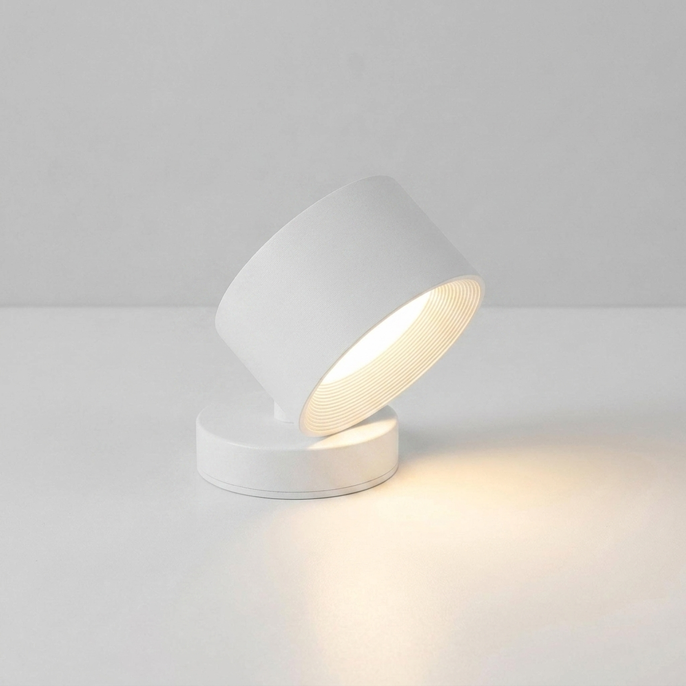 ITERPUB::cold-luxelie-8610751348906::05-variant-white
