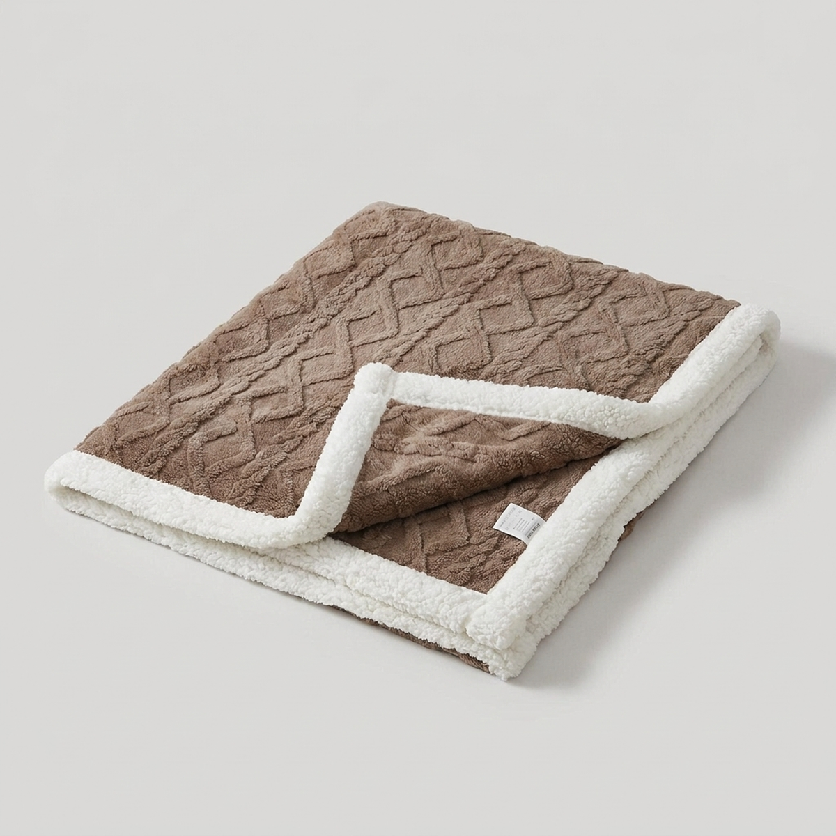 ITERPUB::cold-luxelie-8636693250218::06-variant-brown