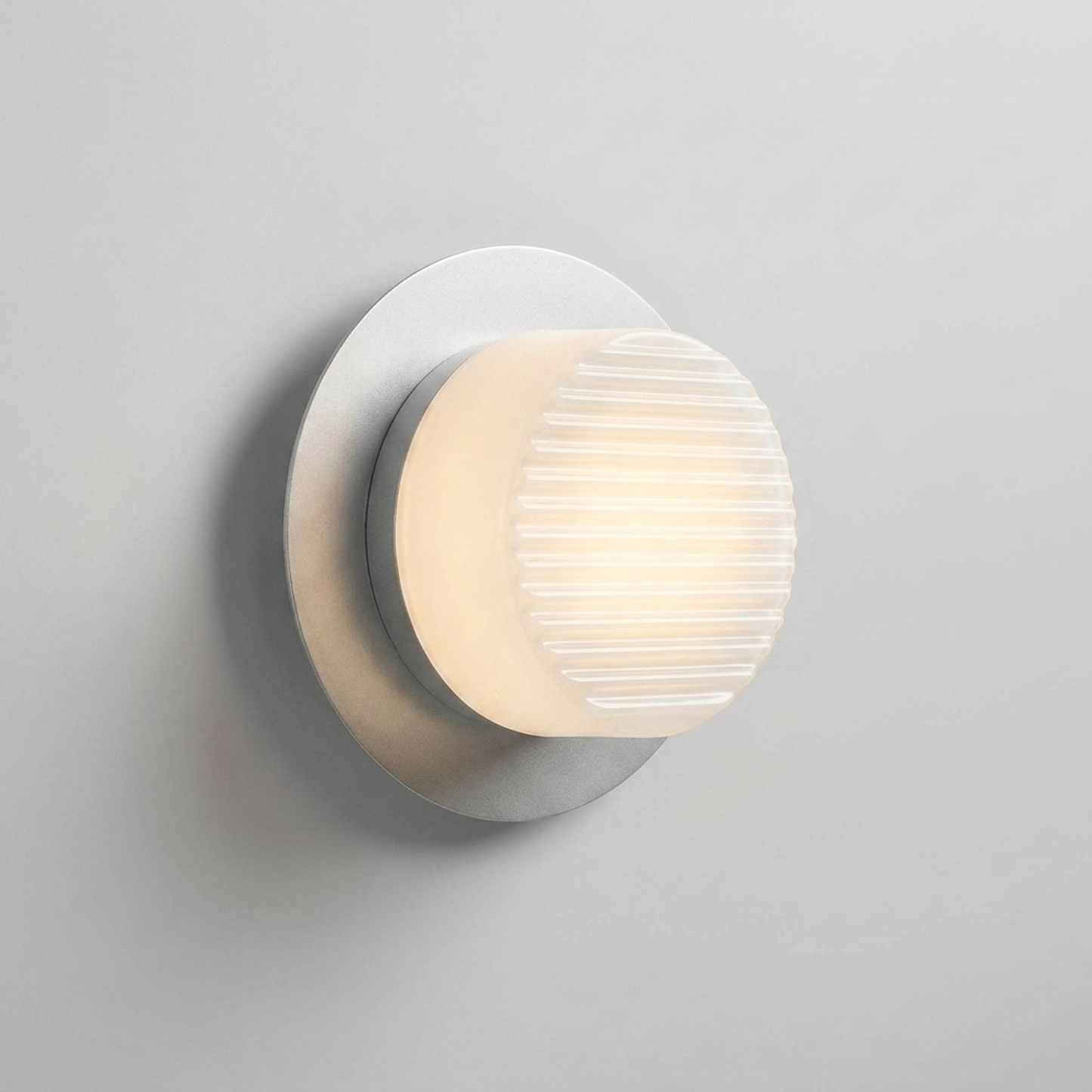 ITERPUB::cold-luxelie-8610752037034::07-variant-white-silver