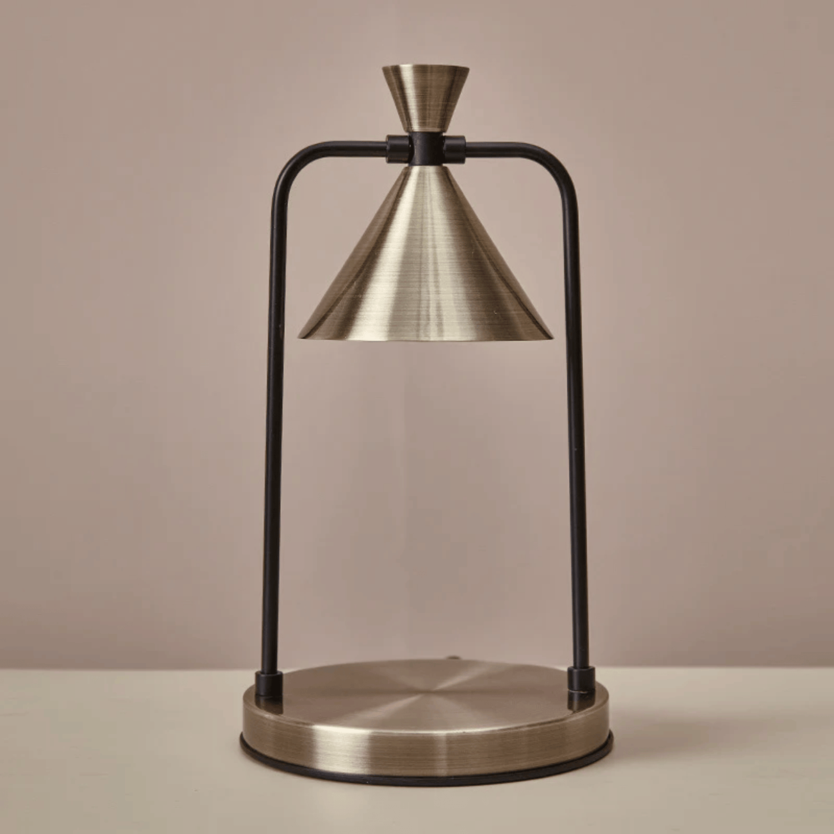 SCENTAVORA – Flameless Candle Warmer for Relaxing Evening Comfort