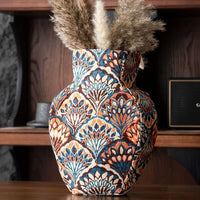 PETALFORM – Textured Vase for Elegant Dried Flower Displays