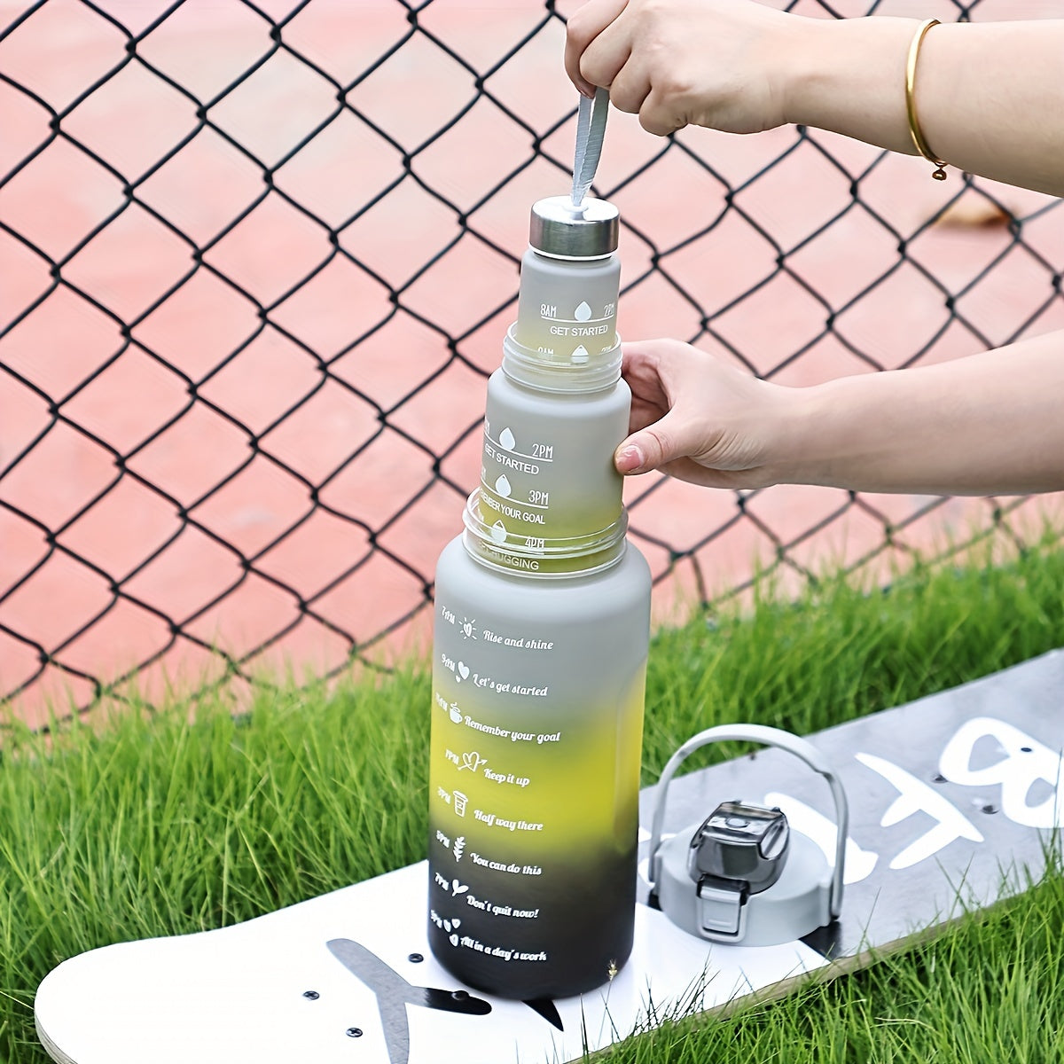 HYDRAGRAD – Gradient Water Bottle with Straw