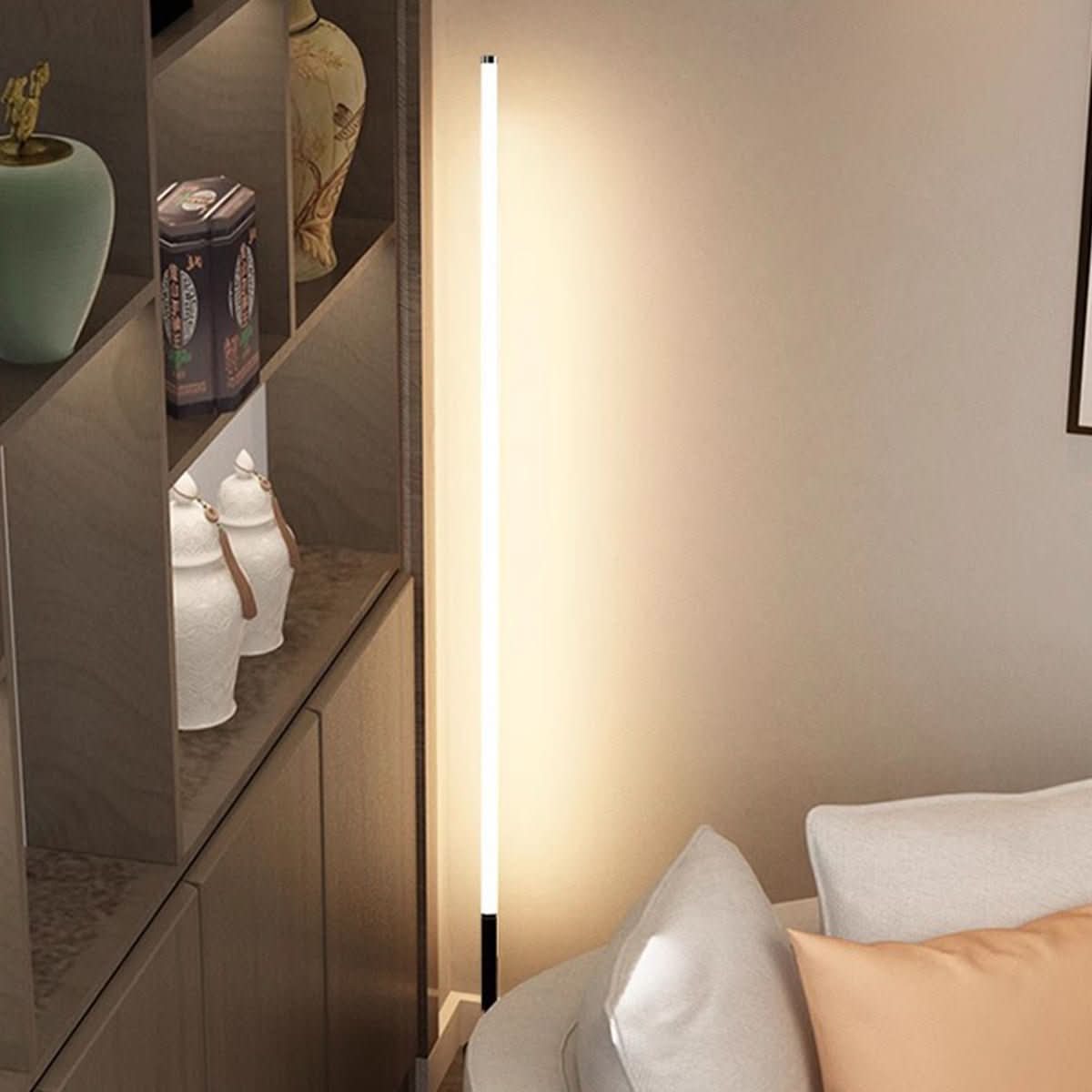 LUMIORBIT – Lampadaire à 360° pour une ambiance intérieure raffinée