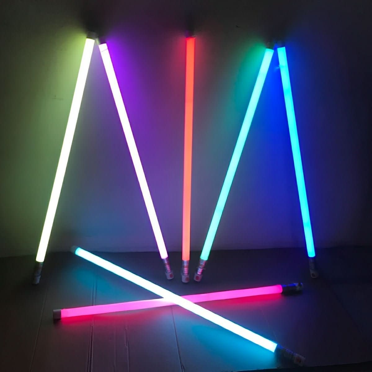 CIRCLUME – Asta luminosa LED a 360° per illuminazione d’atmosfera