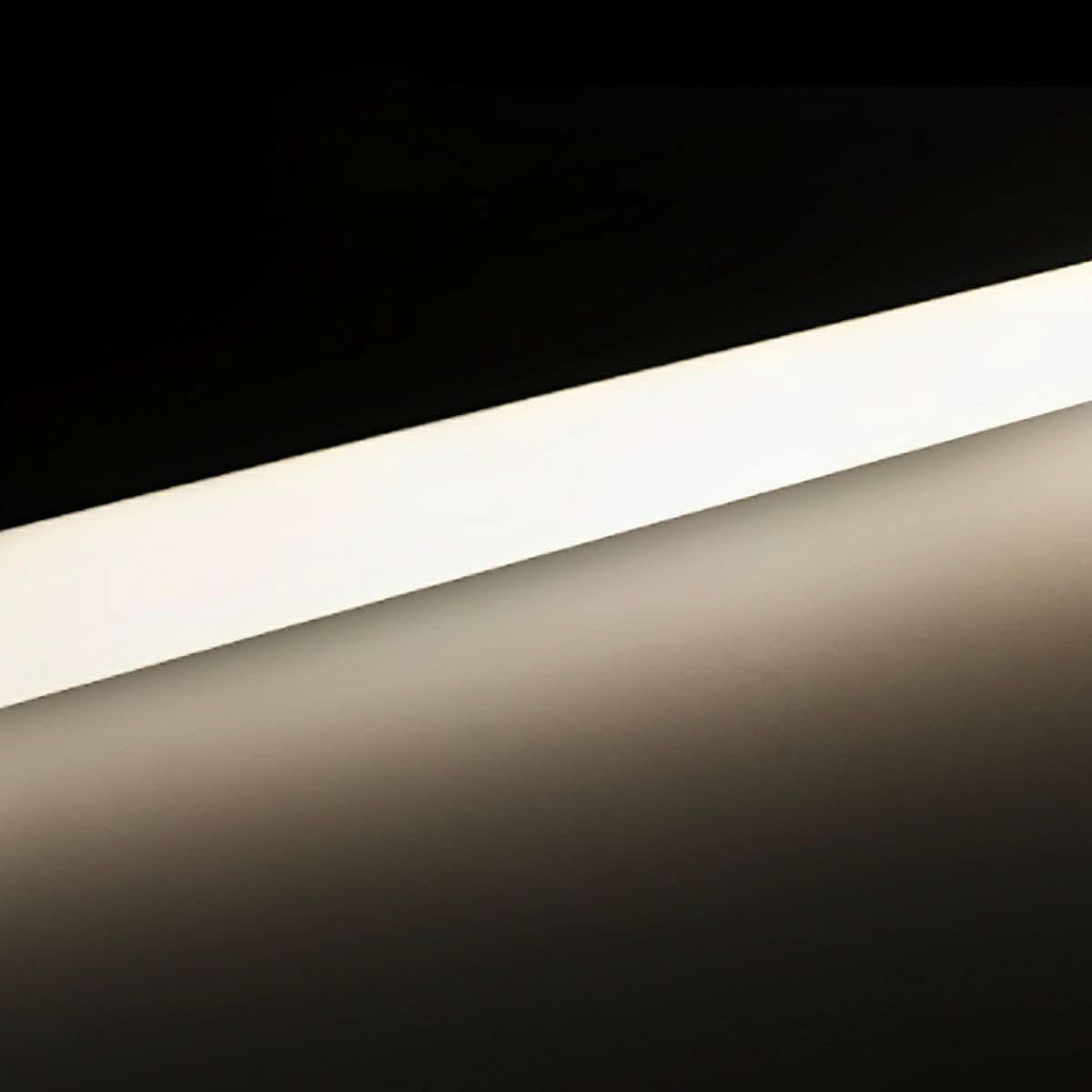 CIRCLUME – Asta luminosa LED a 360° per illuminazione d’atmosfera