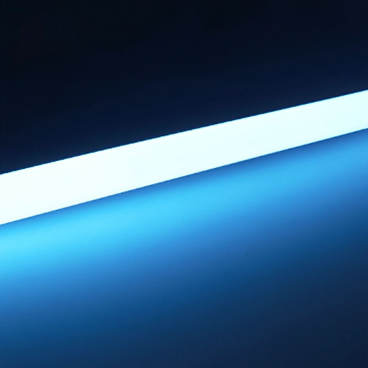 CIRCLUME – Asta luminosa LED a 360° per illuminazione d’atmosfera