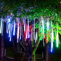 METEORLUME – Des lumières en cascade pour des nuits captivantes au jardin