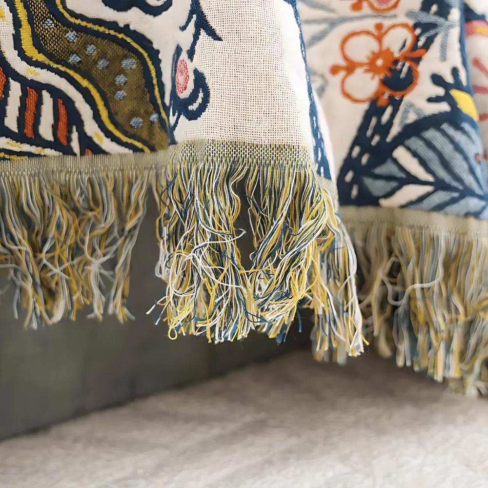 FLORAMUSE – Artistic Floral Blanket for Elegant Comfort