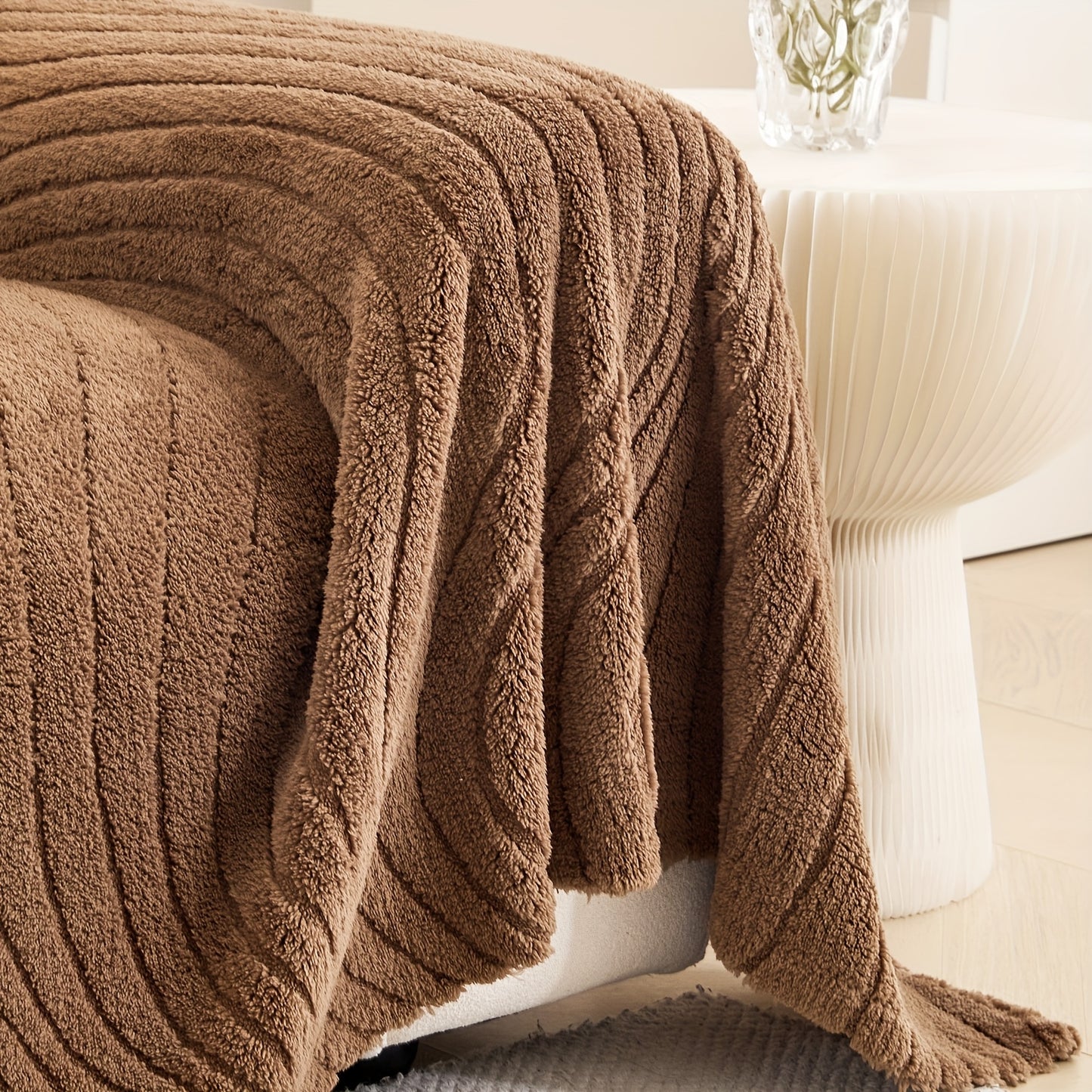 PLUSHLIVA – Double-Sided Plush Sofa Cover Blanket for All Seasons