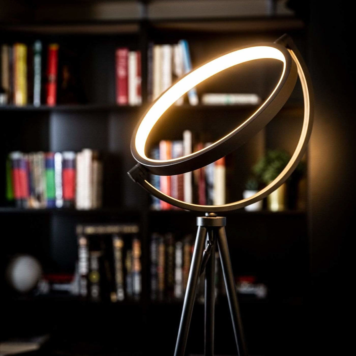 LUMIRING – Halo LED Floor Lamp for Elegant Interior Styling