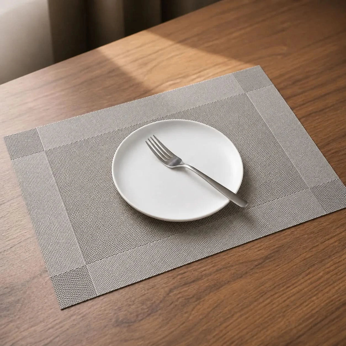 DINEBELLE – Woven Placemats for Elegant Table Styling