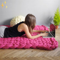 LOOMHAVEN – Chunky Knit Blanket for Elegant Warmth