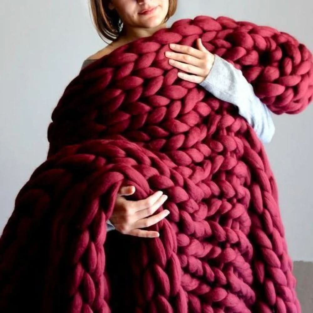 LOOMHAVEN – Chunky Knit Blanket for Elegant Warmth