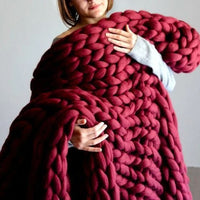 LOOMHAVEN – Chunky Knit Blanket for Elegant Warmth