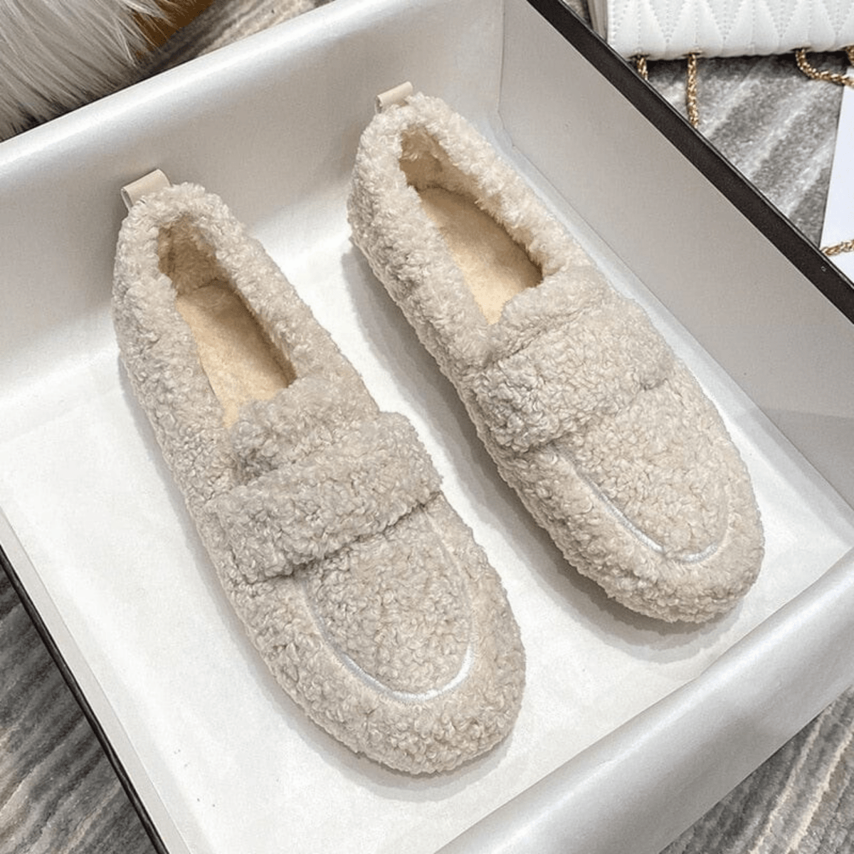 ELEGANSTEP – Elegant Winter Slippers for Warmth and Comfort 7