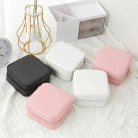 Elegant Travel Jewelry Case - Compact Leather Jewelry Organizer for Women 1