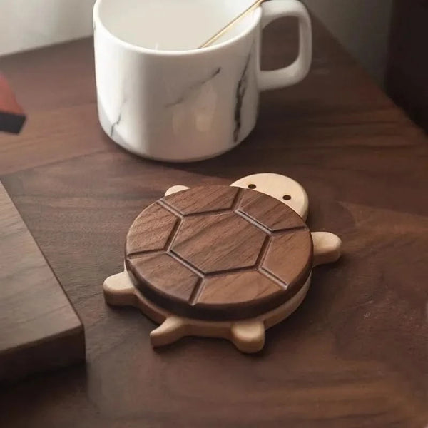 TEANEST – Holz-Tischschutz in Schildkrötenform für heiße Teekannen