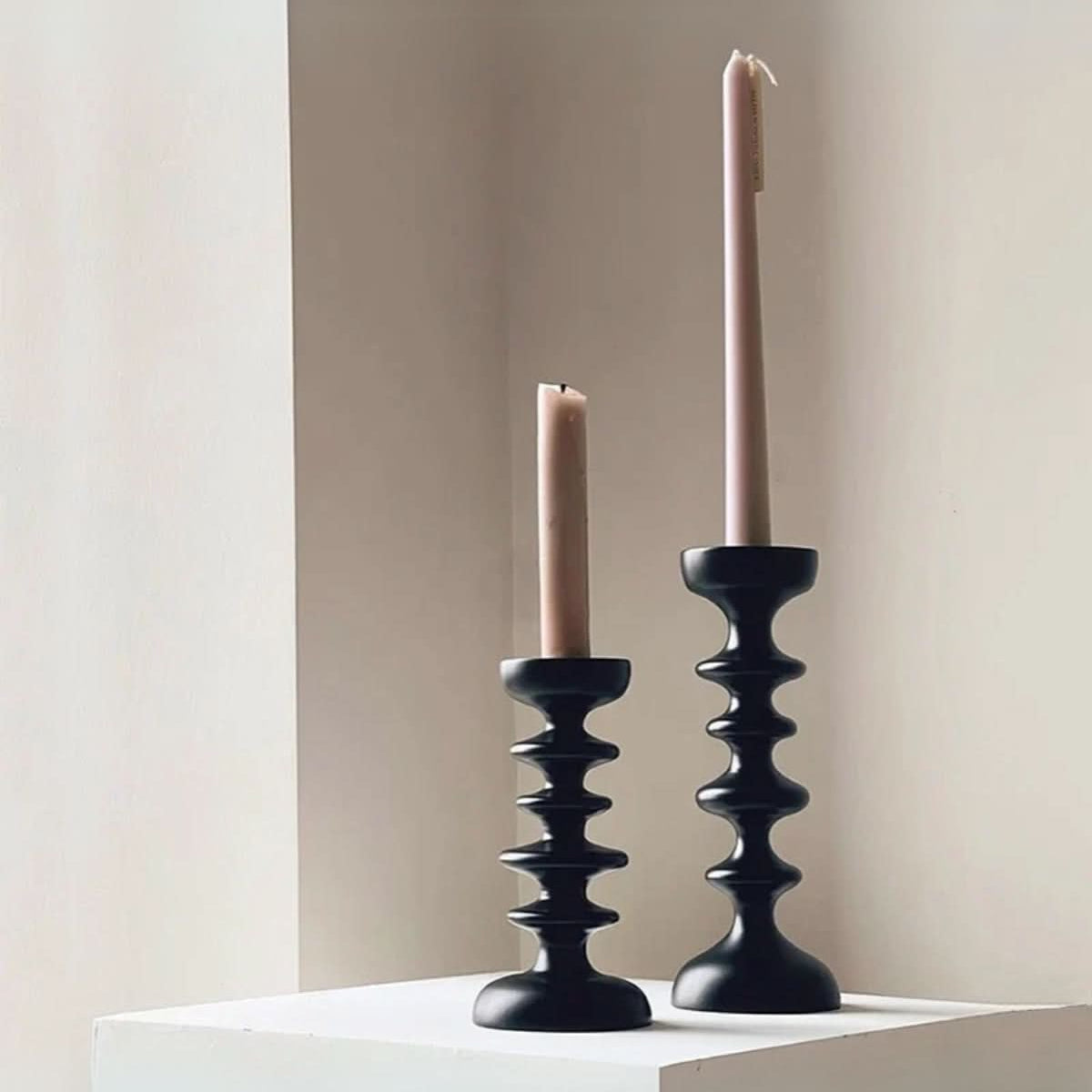 FORMFLAME – Skulpturel lysestage til kunstnerisk boligindretning