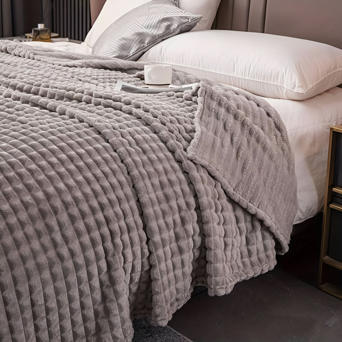 FEATHERCOZY – Coperta leggera e testurizzata per il comfort quotidiano
