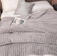 FEATHERCOZY – Coperta leggera e testurizzata per il comfort quotidiano