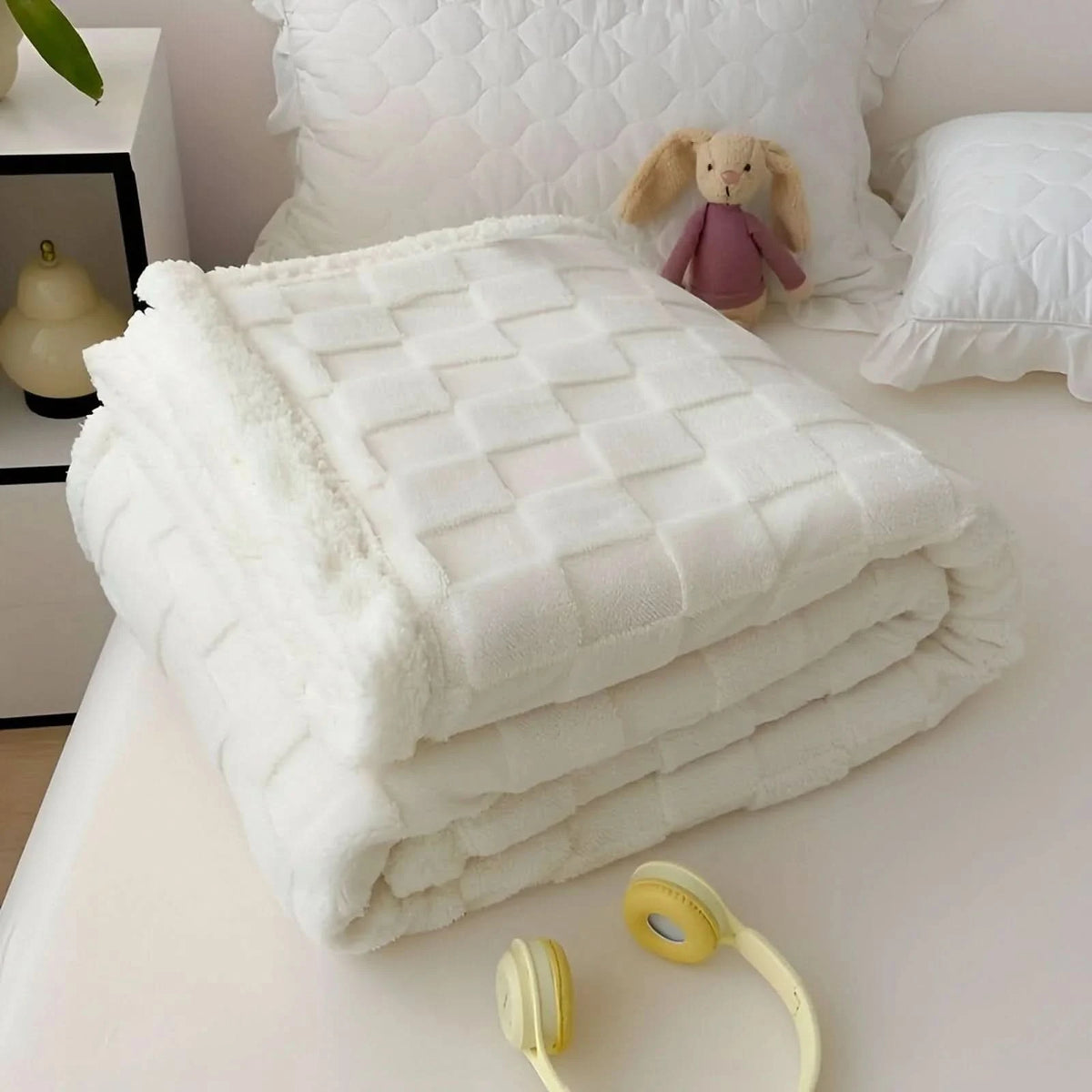 WARMTURN – Reversible Blanket for Comfortable Everyday Layering