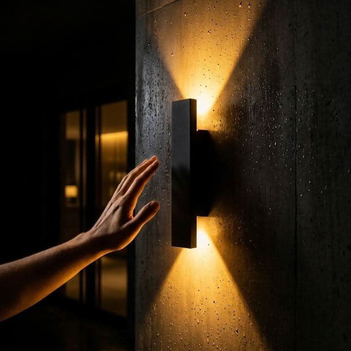 WALLCREST – Außen-Wandleuchte mit Up-Down-Beleuchtung für eine markante Fassadenbeleuchtung