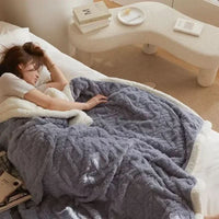LAMMARA – Fluffy lambswool blanket for maximum warmth 4