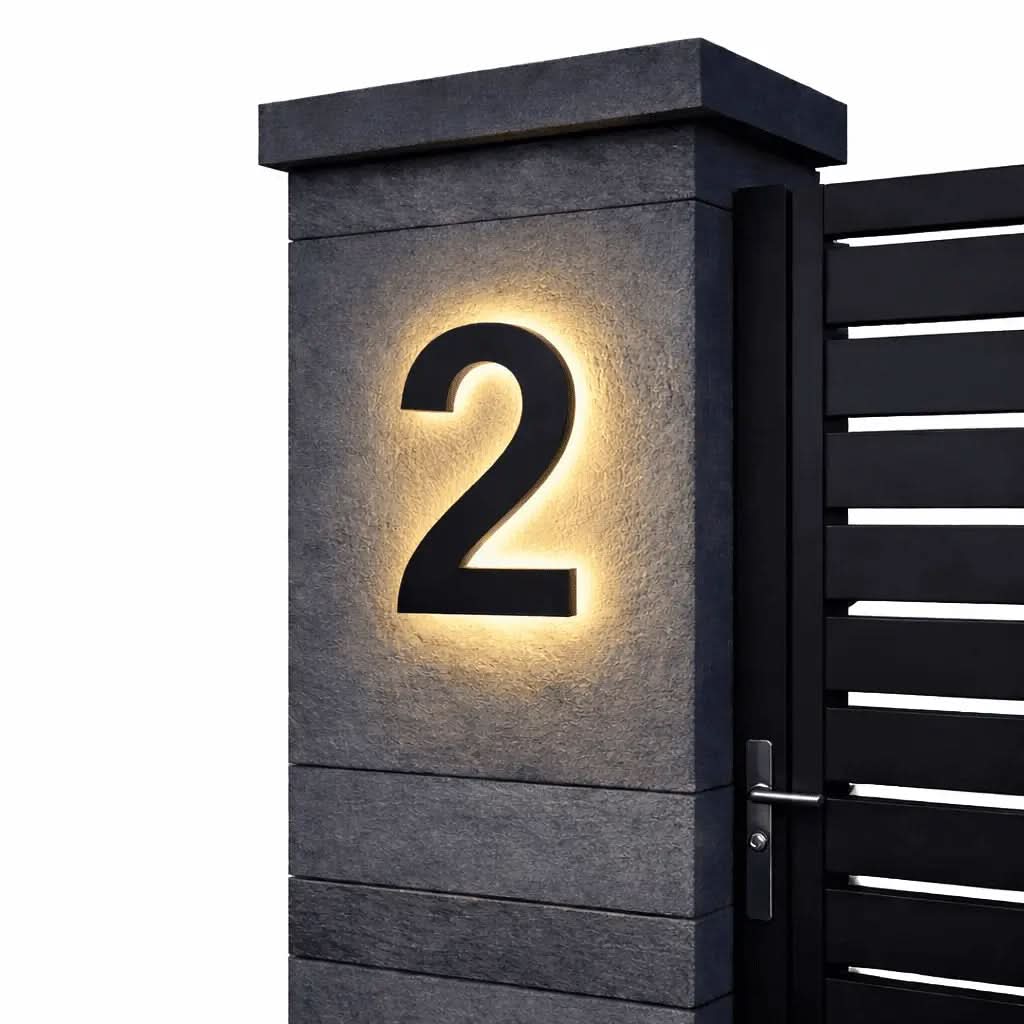 HOUSELIT – Bagbelyst LED-husskilt for tydelig synlighed