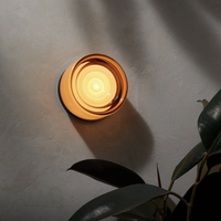 FORMELLE – Applique da parete scolpita per un’illuminazione d’atmosfera elegante