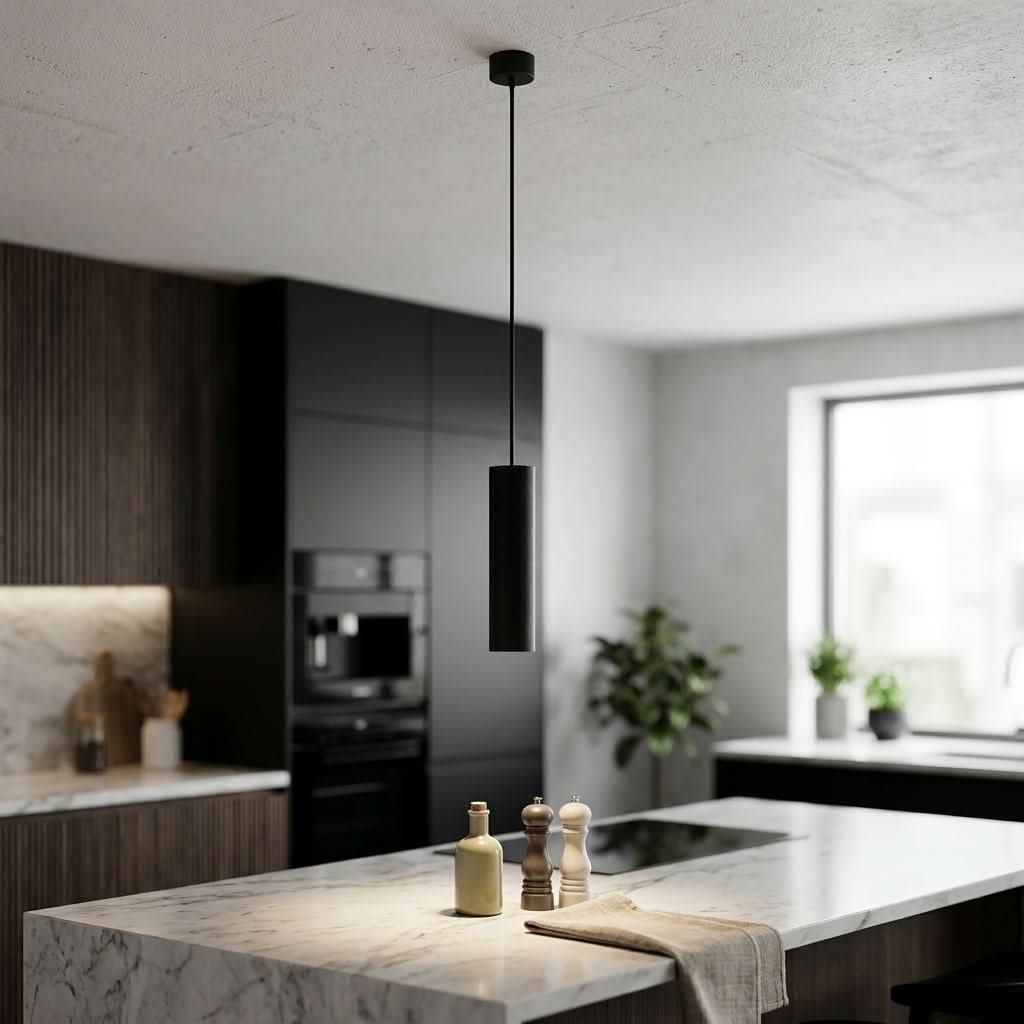 NOIRLUXORA – Moderne sort pendellampe til målrettet belysning