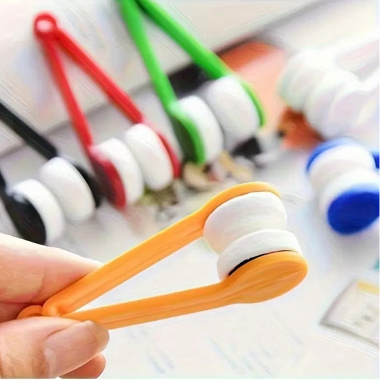 Portable Mini Eyeglass Cleaner with Soft Microfiber Bristles for Clear Vision 3