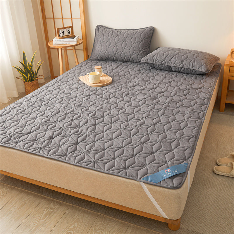 QUILTCLOUD – Waterproof Mattress Pad with Elastic Band Fit