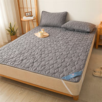 QUILTCLOUD – Waterproof Mattress Pad with Elastic Band Fit