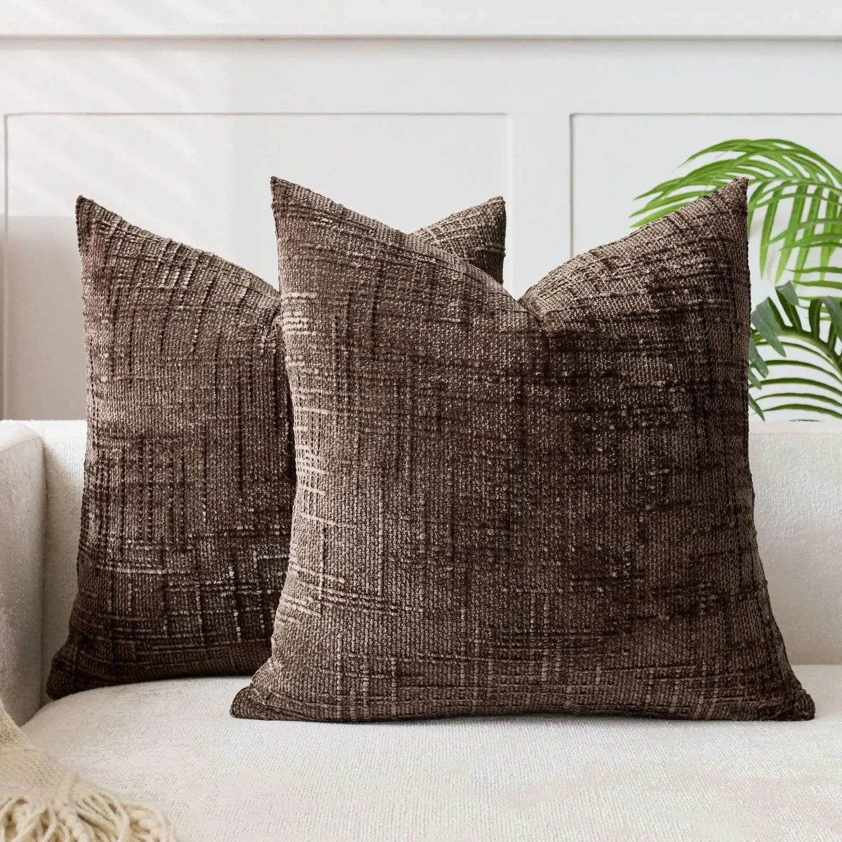 BAMVELORA – Bamboo-Textured Pillow Cover for Elegant Sofa Styling