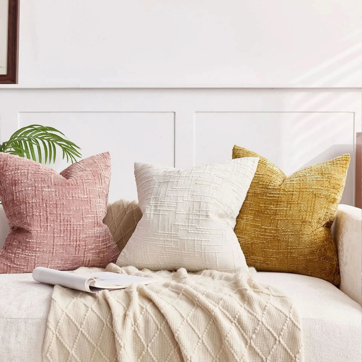 BAMVELORA – Bamboo-Textured Pillow Cover for Elegant Sofa Styling