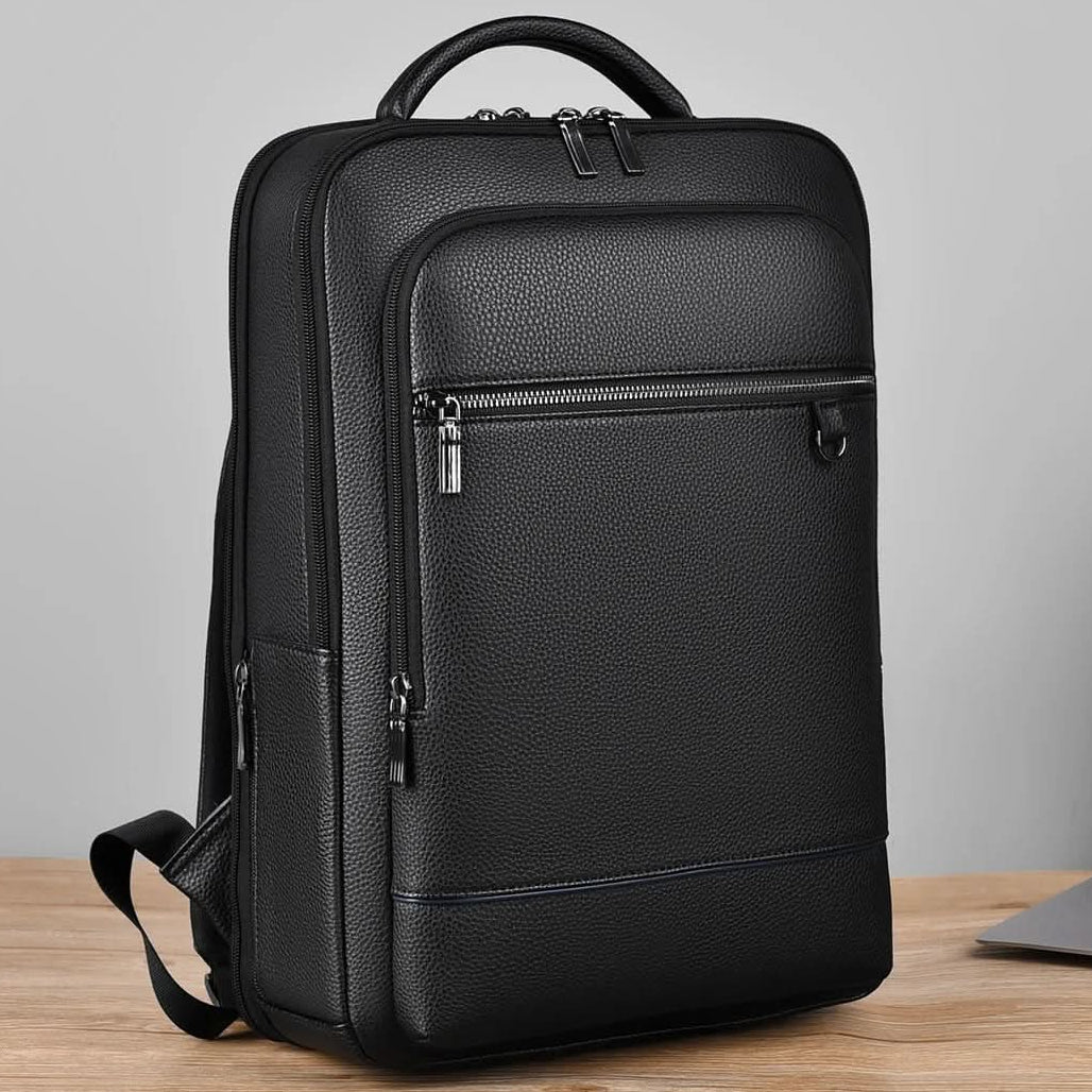 URBANVAULT – Intelligent USB Backpack for Work and Everyday Travel 6