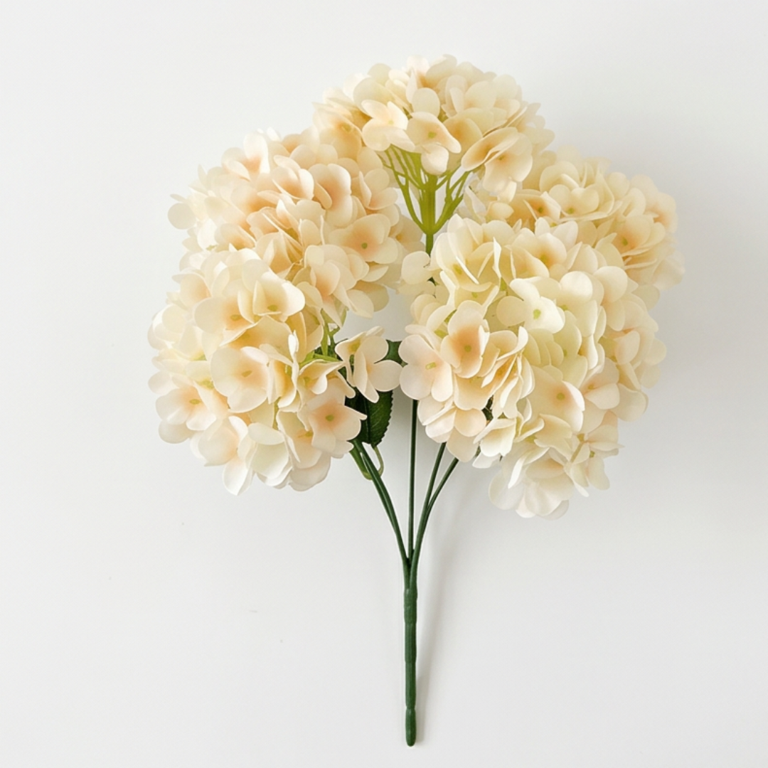 FLORAVIA – Decorative Flowers for Elegant Living Spaces