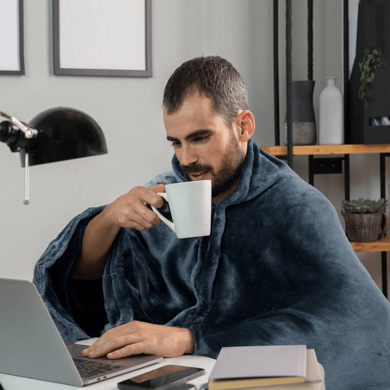 COZYEMBER – Heated Throw for Warm Evening Relaxation