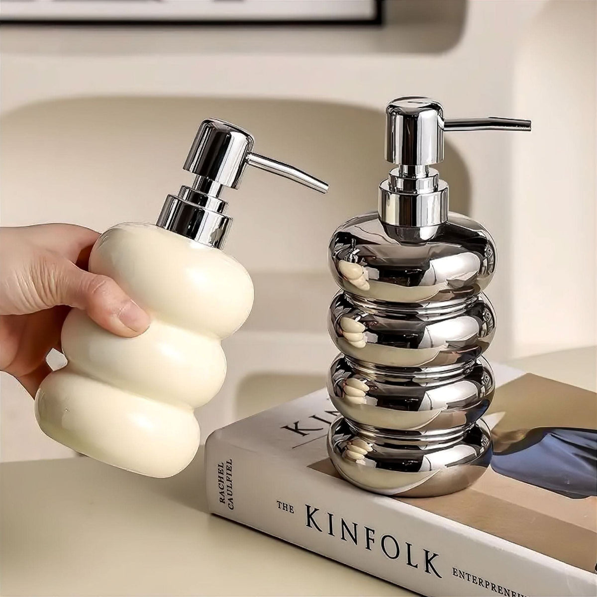 BUBBAVORA – Keramik-Seifenspender in Blasenform für ein modernes Badezimmer mit Charme
