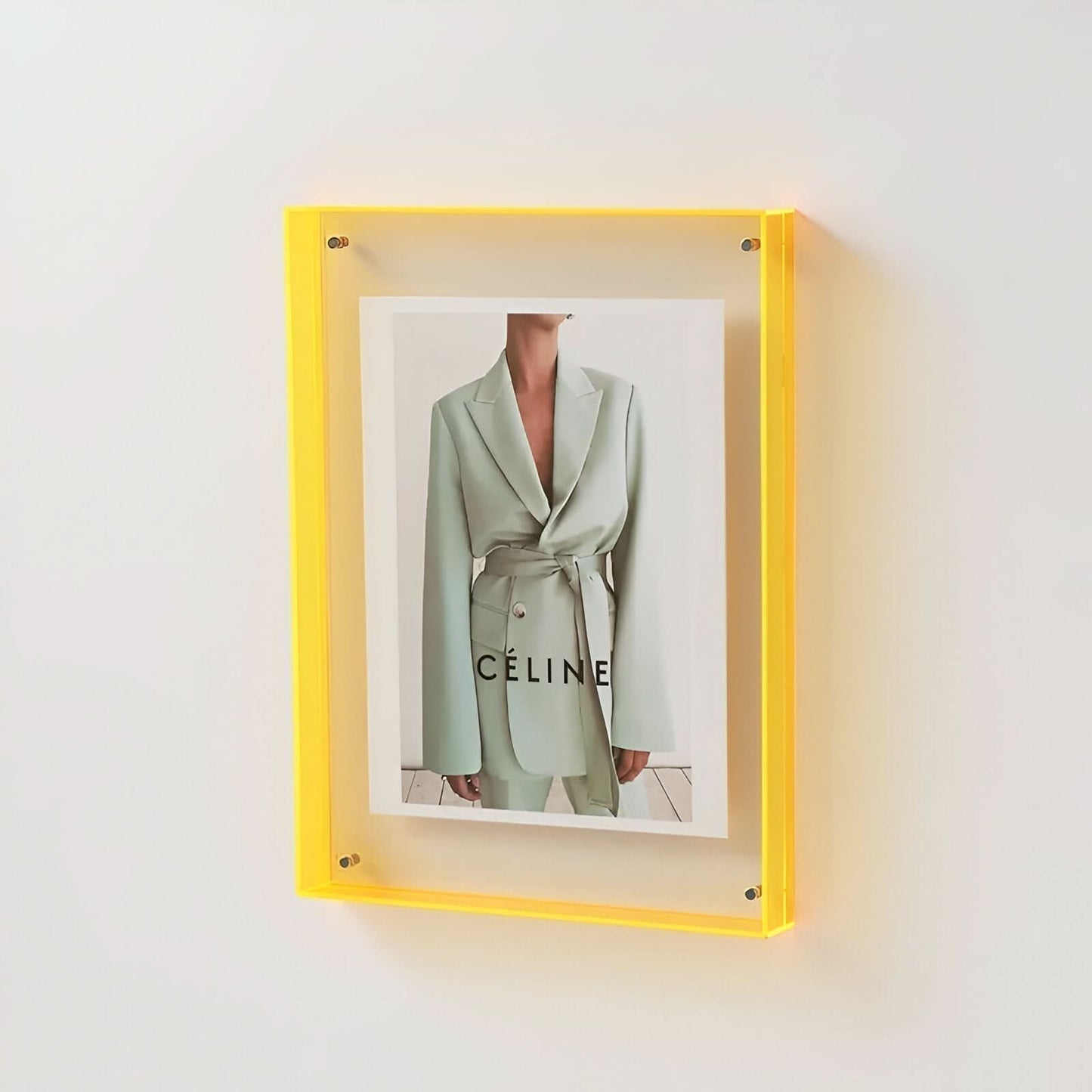 LUCIDNEST – Cadre transparent pour une mise en valeur minimaliste des souvenirs