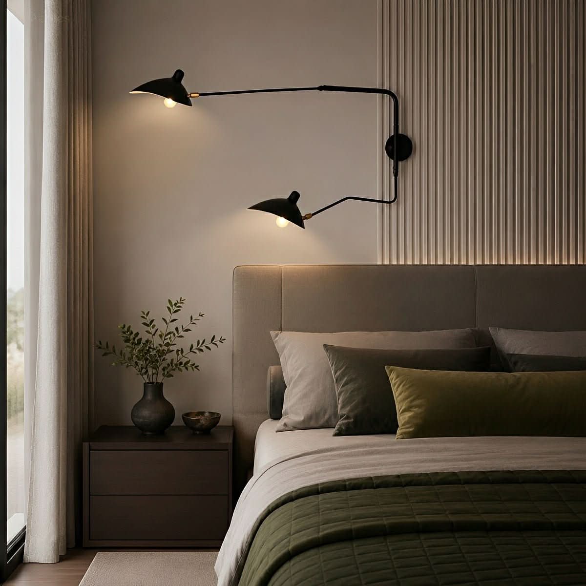 REACHVIA – Swing Arm Wall Lamp for Flexible Nighttime Lighting