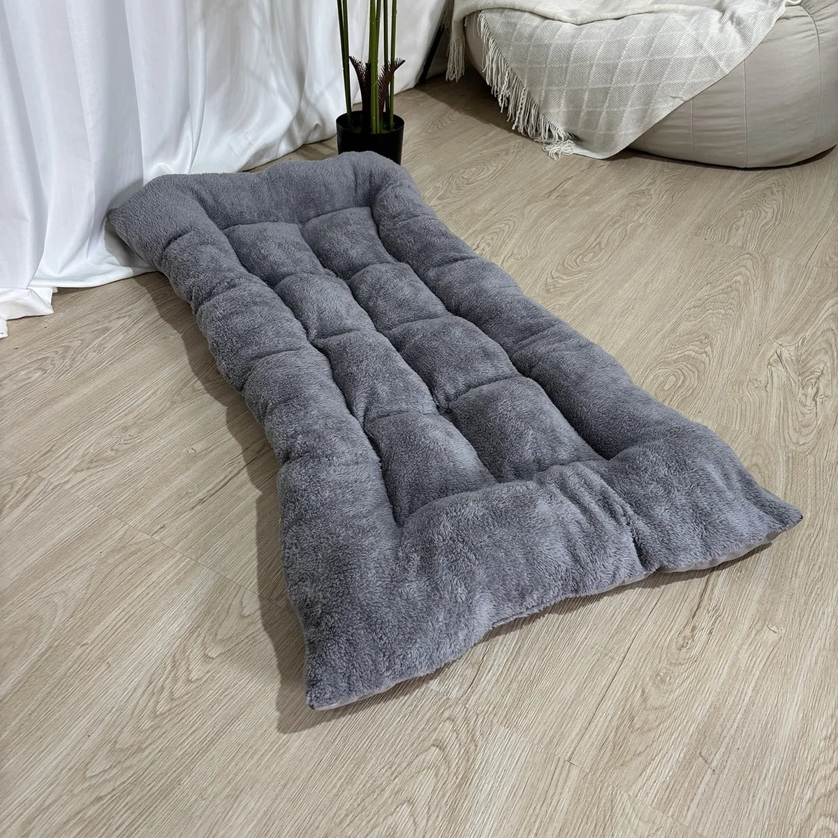 CLOUDPAWS – Plush Extra Large Pet Bed Mat
