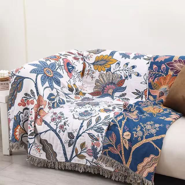 FLORAMUSE – Artistic Floral Blanket for Elegant Comfort