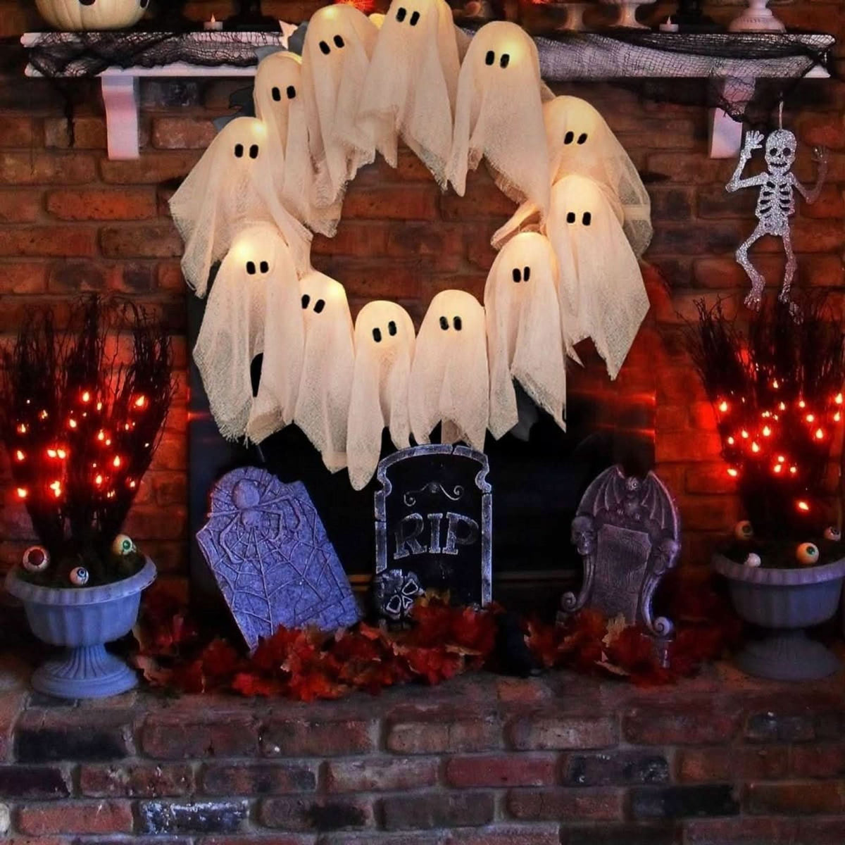 SPECTERRING – LED Ghost Wreath for Atmospheric Door Decor