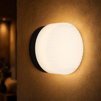 FORMELLE – Applique da parete scolpita per un’illuminazione d’atmosfera elegante